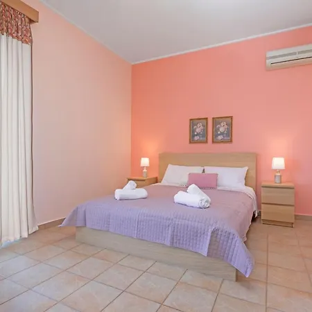 Lina's Amazing House In Ialysos וילה